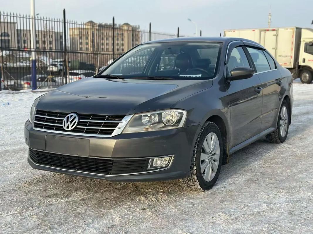 大众朗逸2012款报价及图片 大众朗逸2012款车型图片