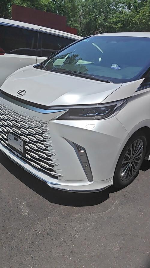 雷克萨斯lm350报价(雷克萨斯lm350最新消息)