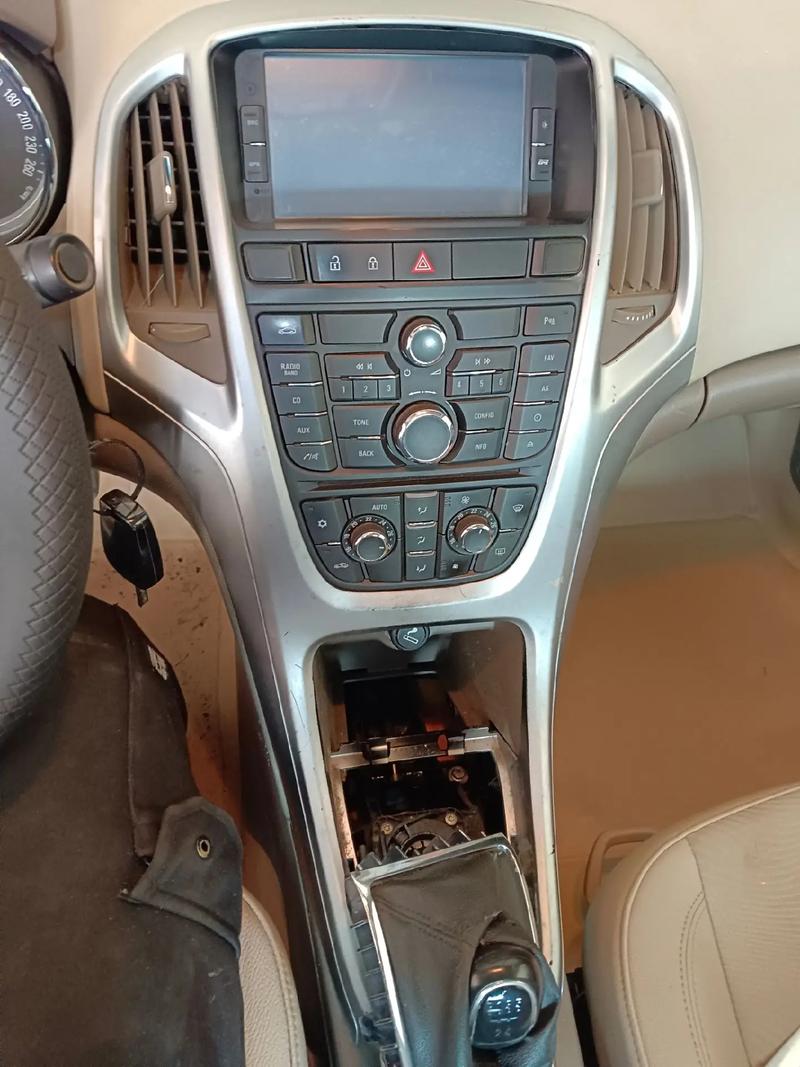 英朗老款,英朗老款挡球怎么拆