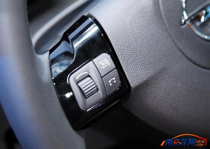 欧宝雅特时间怎么调 欧宝雅特原车中控台时间调整