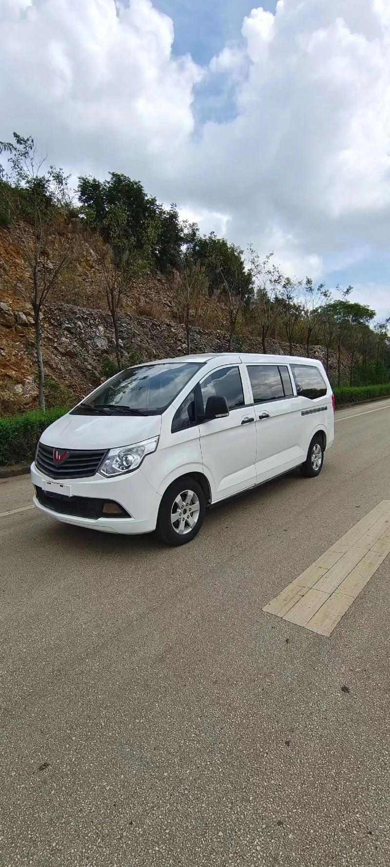 五菱征程价格和图片(五菱征程最新款)