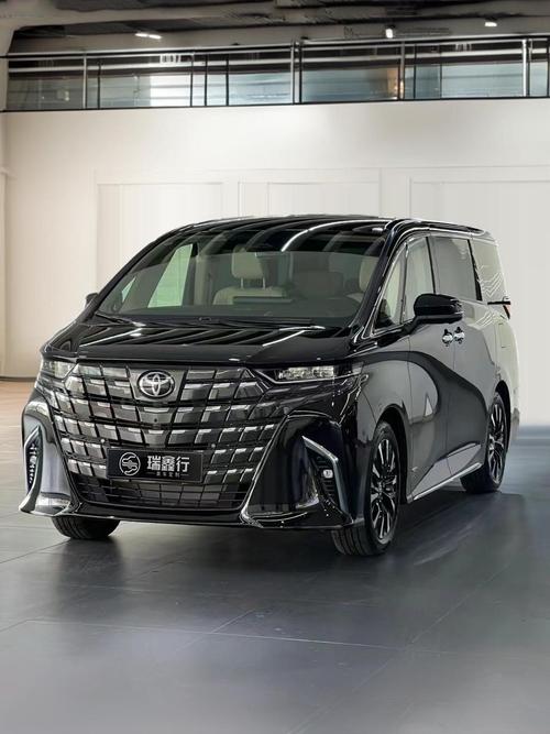 埃尔法2023新款,2022年新款埃尔法