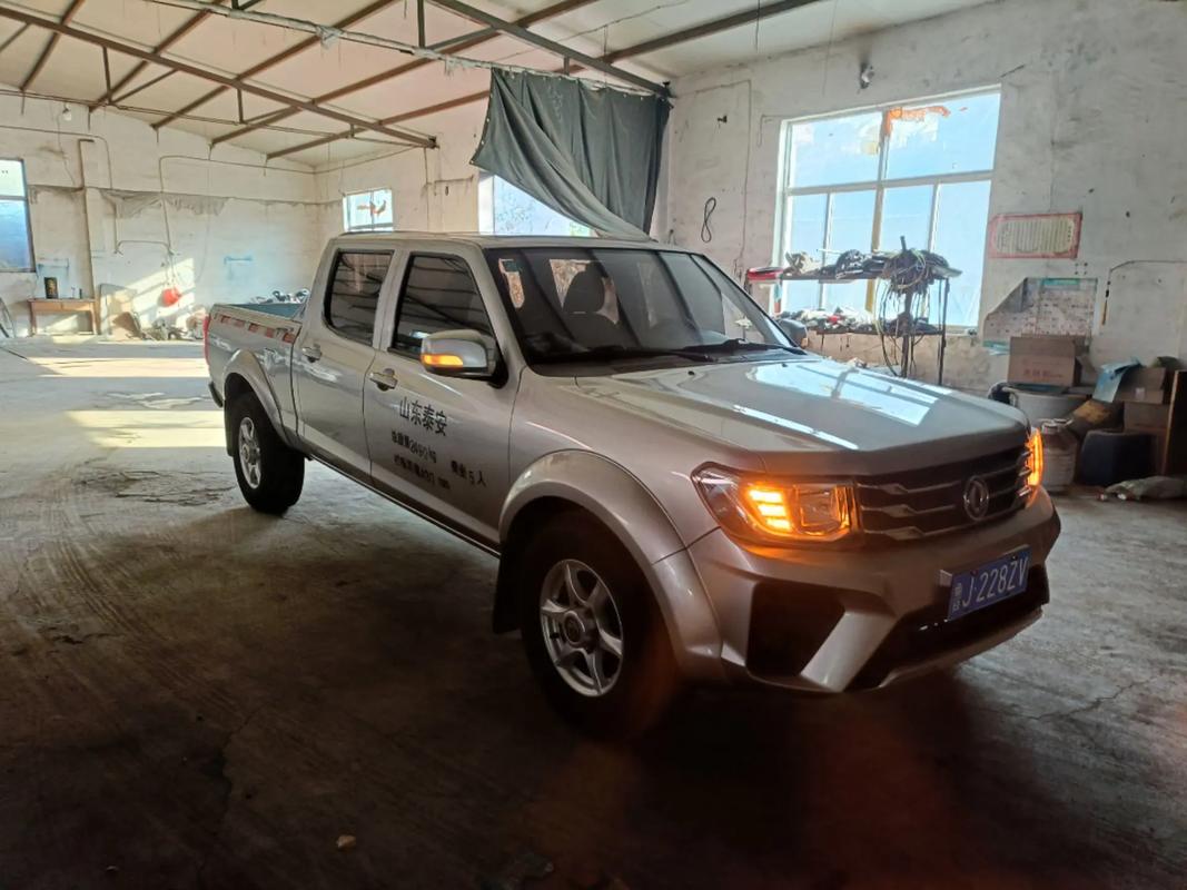 东风日产皮卡汽油版(日产皮卡车汽油版)