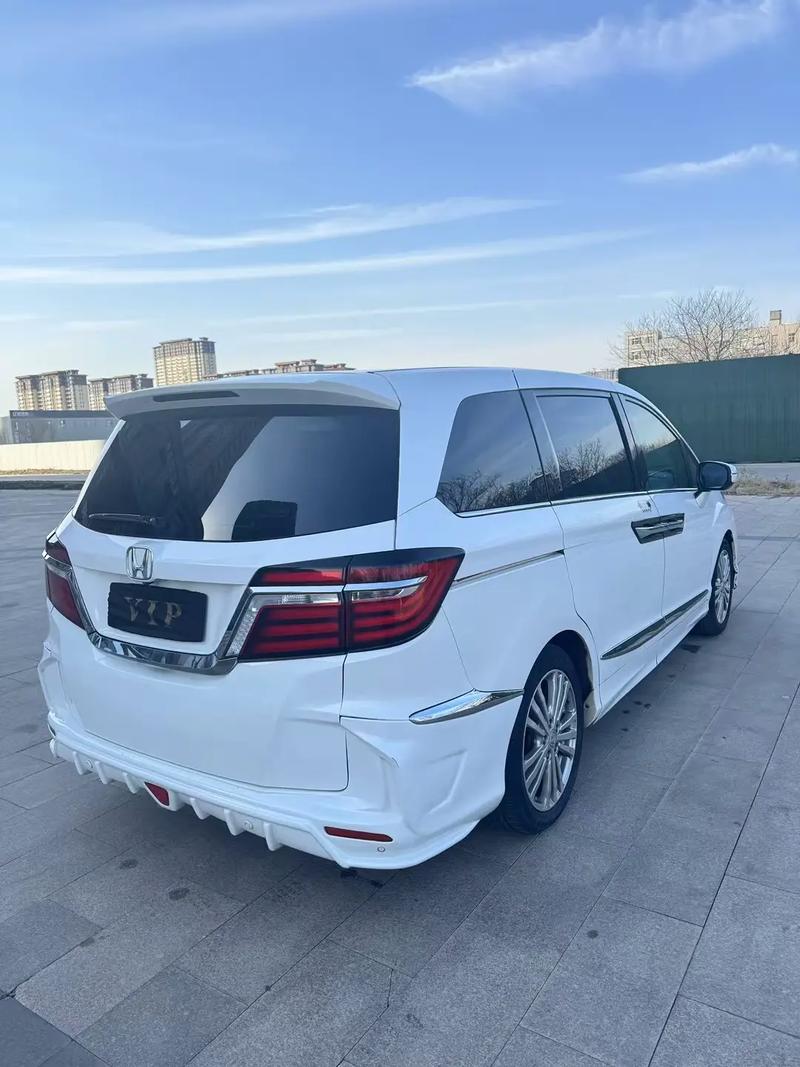 【艾力绅二手车价格,17年本田艾力绅二手车价格】