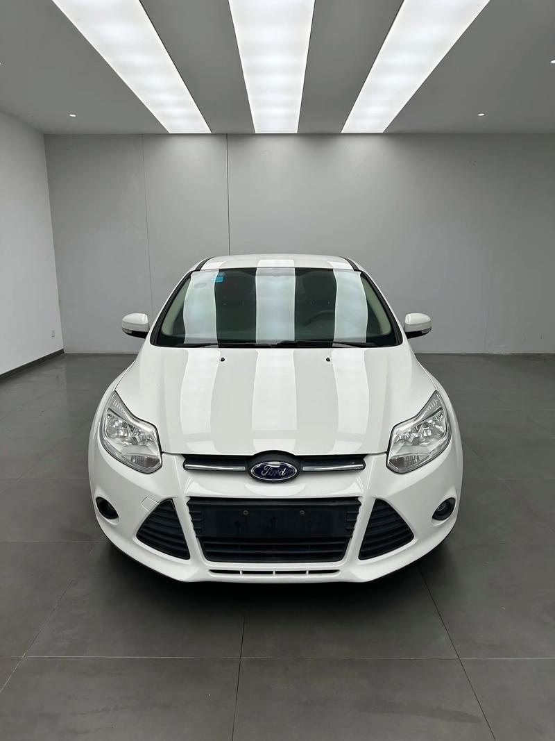 14年福克斯三厢多少钱 14年福克斯是哪款