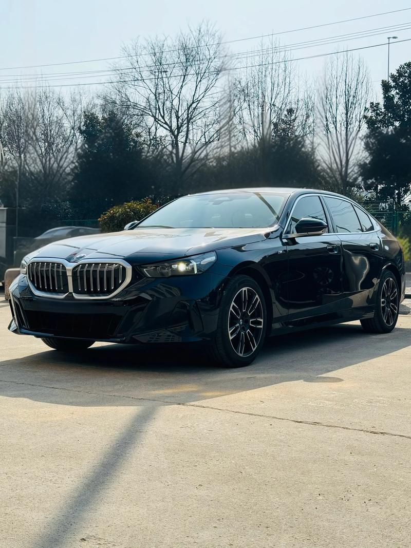 23款宝马5系图片(2023款宝马全新5系谍照曝光)